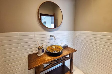 Lavabo de casa de condomínio para alugar com 4 quartos, 531m² em Itaipu, Niterói