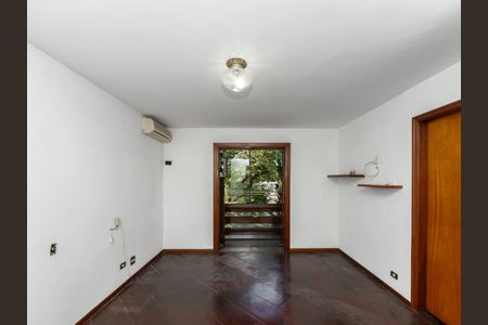 Casa para alugar com 3 quartos, 264m² em Vila Tramontano, São Paulo