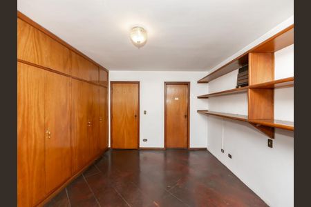 Casa para alugar com 3 quartos, 264m² em Vila Tramontano, São Paulo