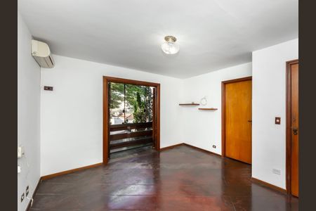 Casa para alugar com 3 quartos, 264m² em Vila Tramontano, São Paulo