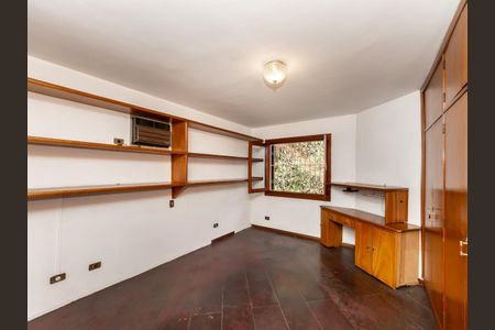 Casa para alugar com 3 quartos, 264m² em Vila Tramontano, São Paulo