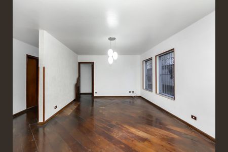 Casa para alugar com 3 quartos, 264m² em Vila Tramontano, São Paulo