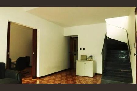 Casa à venda com 6 quartos, 340m² em Vila Nova Conceição, São Paulo