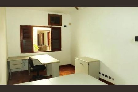 Casa à venda com 6 quartos, 340m² em Vila Nova Conceição, São Paulo