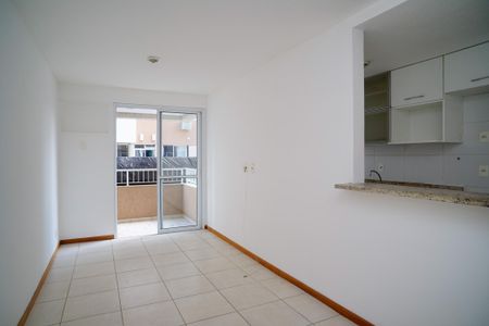 Sala de apartamento à venda com 2 quartos, 57m² em Pendotiba, Niterói