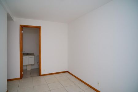 Suíte de apartamento à venda com 2 quartos, 57m² em Pendotiba, Niterói