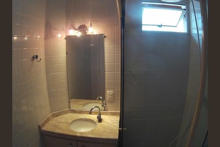 Banheiro de casa de condomínio à venda com 2 quartos, 109m² em Vila Anglo Brasileira, São Paulo