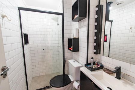 Banheiro de kitnet/studio para alugar com 1 quarto, 24m² em Sé, São Paulo