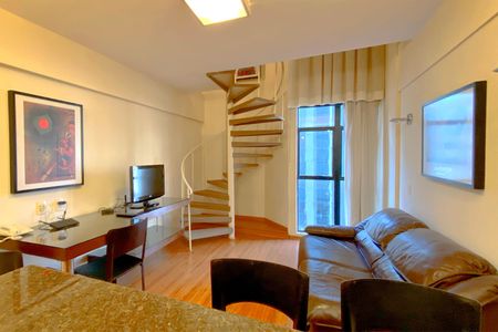 Sala de kitnet/studio para alugar com 1 quarto, 42m² em Savassi, Belo Horizonte