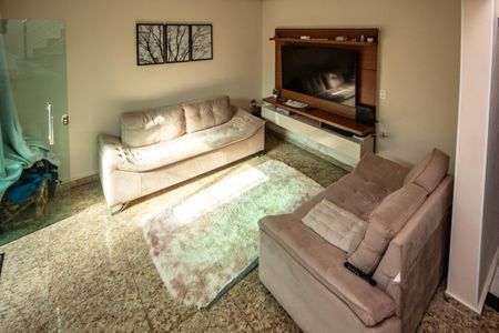 Sala de casa à venda com 2 quartos, 90m² em Copacabana, Belo Horizonte