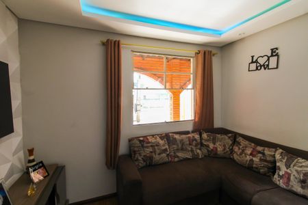 Sala de casa à venda com 4 quartos, 120m² em Guajuviras, Canoas