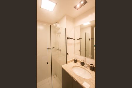 Banheiro de kitnet/studio para alugar com 1 quarto, 22m² em Campo Belo, São Paulo