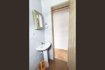 Banheiro de casa para alugar com 1 quarto, 50m² em São Luís, Canoas