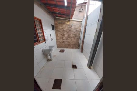 Casa para alugar com 2 quartos, 110m² em Califórnia, Belo Horizonte