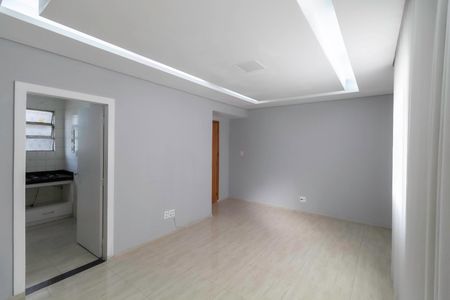 Sala de apartamento à venda com 3 quartos, 70m² em Santa Terezinha, Belo Horizonte