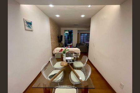 Casa à venda com 3 quartos, 236m² em Humaitá, Rio de Janeiro