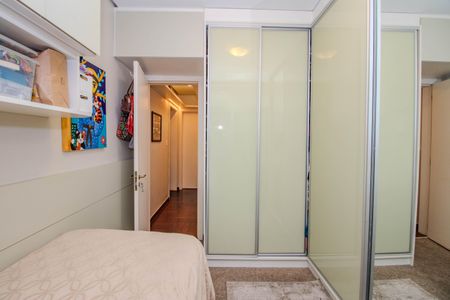 Quarto de apartamento para alugar com 2 quartos, 141m² em Auxiliadora, Porto Alegre