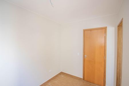 Suíte 1 de casa de condomínio à venda com 2 quartos, 52m² em Vila Constança, São Paulo