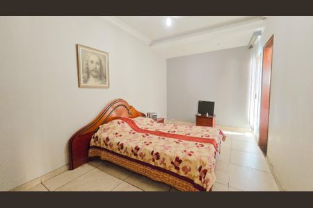 Quarto 1 de casa à venda com 3 quartos, 200m² em Caiçara-adelaide, Belo Horizonte