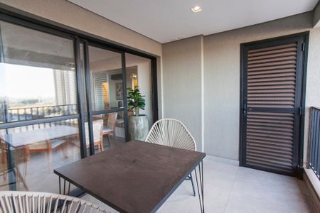 Varanda de apartamento para alugar com 3 quartos, 105m² em Jardim Sul, Uberlândia