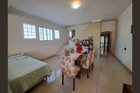 Sala de casa para alugar com 5 quartos, 217m² em Jaguaribe, Osasco