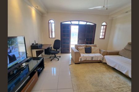 Sala de casa para alugar com 5 quartos, 217m² em Jaguaribe, Osasco