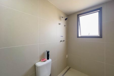 Banheiro de kitnet/studio para alugar com 1 quarto, 32m² em Sacomã, São Paulo