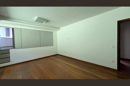 Sala de casa para alugar com 5 quartos, 539m² em Santa Lúcia, Belo Horizonte