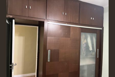 Quarto 2 de casa para alugar com 3 quartos, 215m² em Jardim Londrina, São Paulo