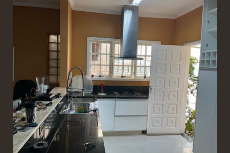 Cozinha de casa para alugar com 3 quartos, 215m² em Jardim Londrina, São Paulo