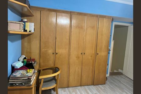 Quarto 1 de casa para alugar com 3 quartos, 215m² em Jardim Londrina, São Paulo