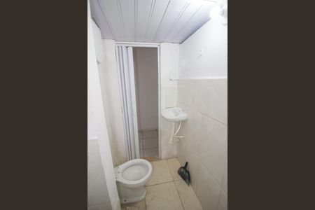 Banheiro Social de kitnet/studio à venda com 8 quartos, 360m² em Glória, Contagem