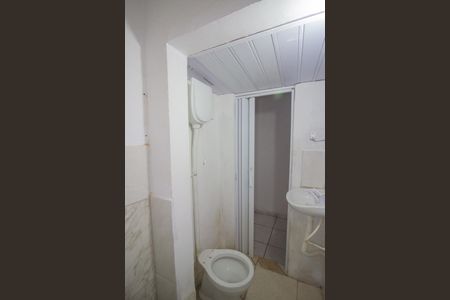 Banheiro Social de kitnet/studio à venda com 8 quartos, 360m² em Glória, Contagem