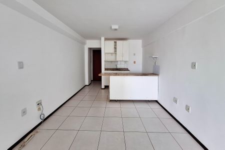 Sala de apartamento à venda com 1 quarto, 40m² em Itaipu, Niterói