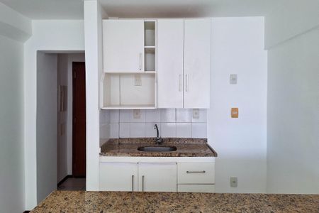 Cozinha de apartamento à venda com 1 quarto, 40m² em Itaipu, Niterói