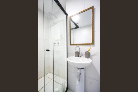 Banheiro de kitnet/studio para alugar com 1 quarto, 23m² em Vila Esperança, São Paulo