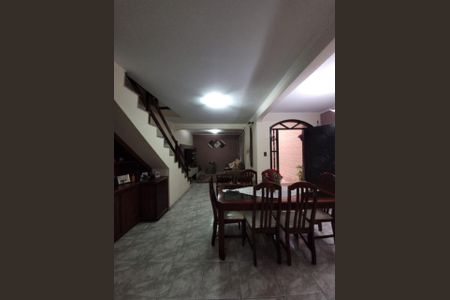 Casa para alugar com 3 quartos, 180m² em Vila Virginia, São Paulo