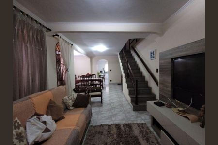 Casa para alugar com 3 quartos, 180m² em Vila Virginia, São Paulo