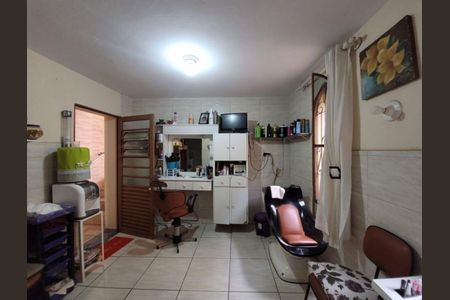 Casa para alugar com 3 quartos, 180m² em Vila Virginia, São Paulo