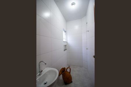 Banheiro de kitnet/studio para alugar com 1 quarto, 18m² em Jardim do Sol, Sorocaba