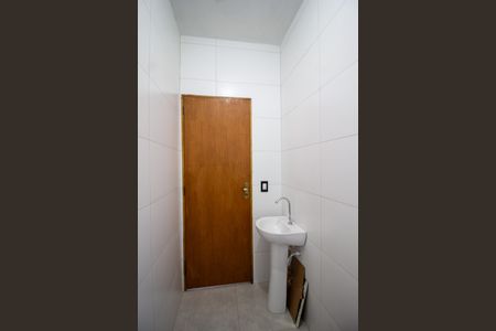 Banheiro de kitnet/studio para alugar com 1 quarto, 18m² em Jardim do Sol, Sorocaba