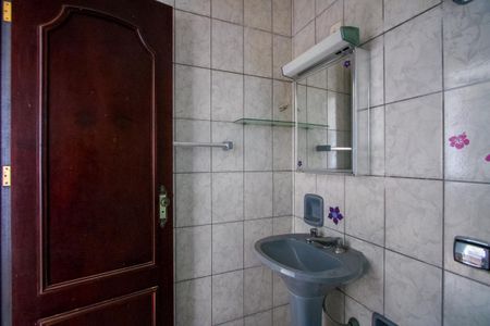 Banheiro de casa para alugar com 1 quarto, 60m² em Vila Humaita, Santo André
