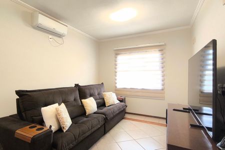 Sala de TV de casa de condomínio à venda com 4 quartos, 311m² em Parque Portal do Paraiso, Jundiaí