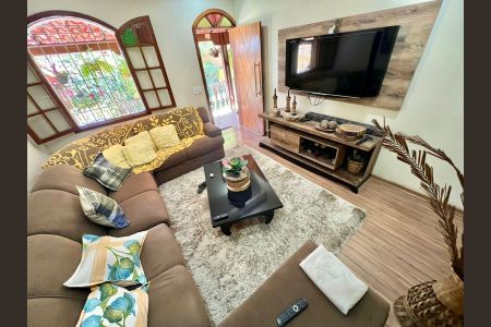 Sala de casa para alugar com 4 quartos, 180m² em Maria Helena, Belo Horizonte