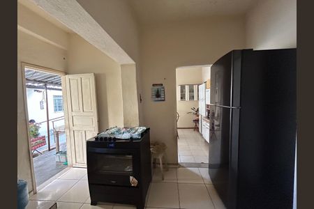 Casa à venda com 4 quartos, 215m² em Caiçaras, Belo Horizonte