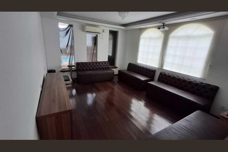 Casa para alugar com 4 quartos, 487m² em Ouro Preto, Belo Horizonte