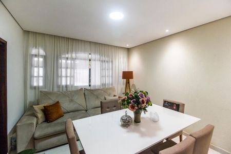 Sala de casa à venda com 4 quartos, 202m² em Jardim Tupanci, Barueri