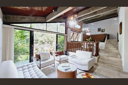 Casa de Condomínio à venda com 3 quartos, 245m² em Vila Suzana, São Paulo