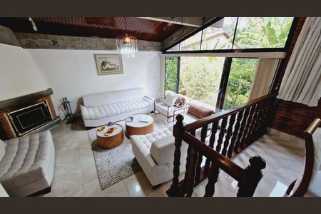 Casa de Condomínio à venda com 3 quartos, 245m² em Vila Suzana, São Paulo