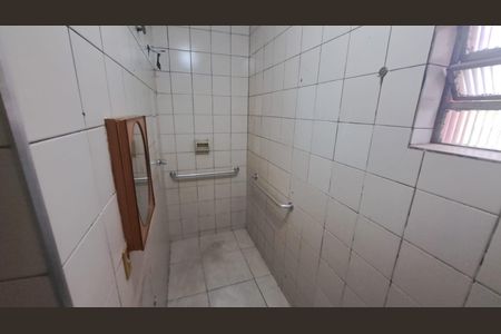 Banheiro de casa à venda com 3 quartos, 100m² em Vila Dalva, São Paulo